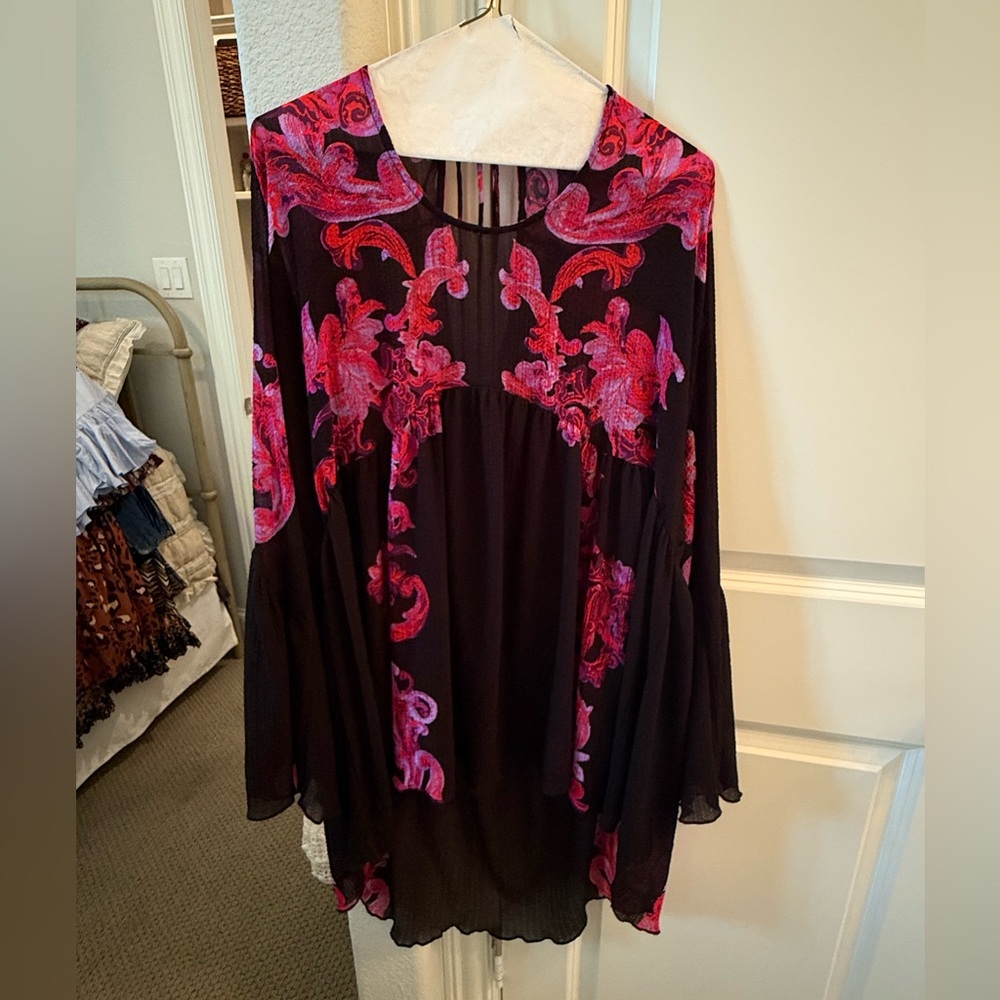 Chic Black and Pink Floral Women's Top